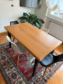 Tavolo in legno allungabile + 6 sedie