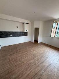 Appartamento di 102 m² con più di 5 locali a Bompo
