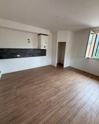 Appartamento di 102 m² con più di 5 locali a Bompo