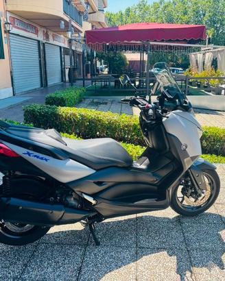 YAMAHA X-MAX 300 TUTTO INCLUSO ANCHE PASSAGGIO!