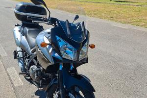 Moto Suzuki V-STROM DL 650 cc