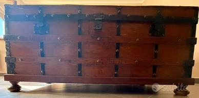 Baule vintage in legno ferro  Guarracino