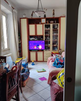 Svendita mobile armadio da salone con vetrina