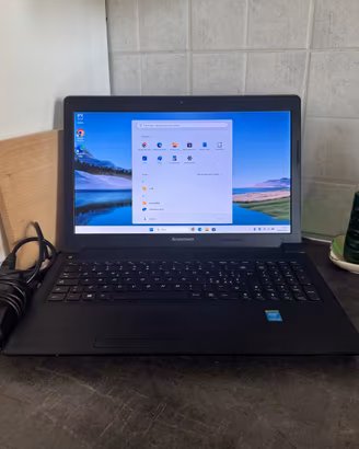 Portatile windows 11 intel i5 schermo 15"