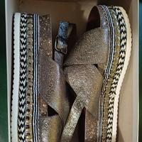 Sandalo color argento nr 39 nuovi