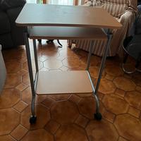 Carrello porta PC a rotelle