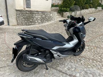 Honda Forza 300