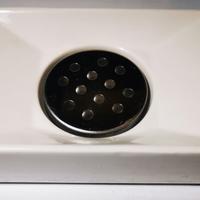 porta sapone in ceramica bianca