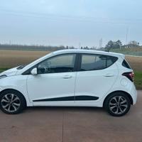 auto hyundai i10  1.0 benzina