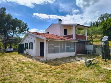 Villetta su 2 piani con terreno
