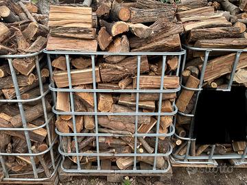 Legna secca, 18 euro al ql, pronta da bruciare