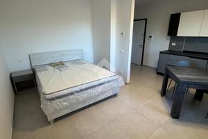 MONOLOCALE A BOLOGNA