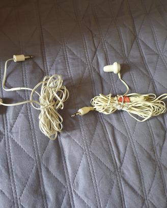 2 AURICOLARI. 