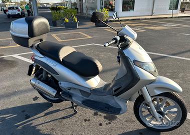 Piaggio Beverly 200 (2002)