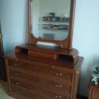 cassettiera con specchio e comodino, trattabile 