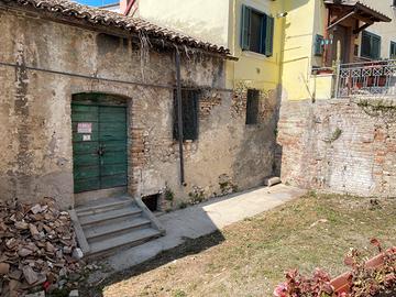 Casa da restaurare