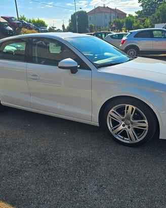 Audi A3 Sedan 1.6 TDI Ambition