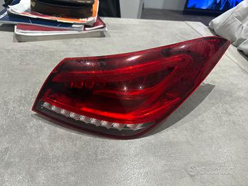 Fanalino difettoso post dx parte esterna cla w118