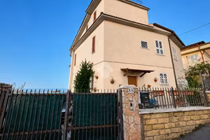 VILLA SINGOLA A GUIDONIA MONTECELIO