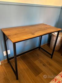 TAVOLO LAMINATO EFFETTO LEGNO E BASE METALLO NERO