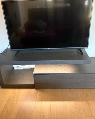 Mobile TV di design con luce integrata