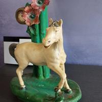Cavallo in ceramica vintage con orologio 