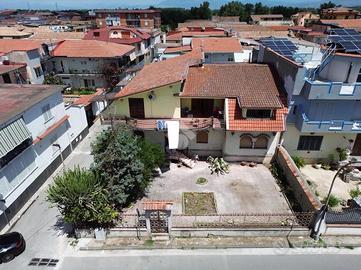 BIFAMILIARE A CASALUCE