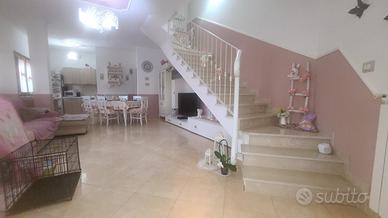 Abitazione abitabile su 2 livelli con giardino