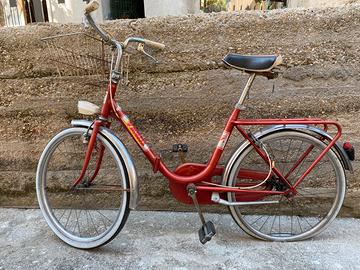 Bicicletta da donna vintage marca Vicini, anni 70.
