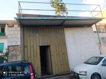 Capannone artigianale al centro