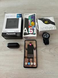 Telefono con accessori