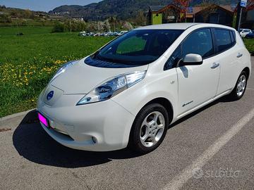 Auto elettrica Nissan Leaf