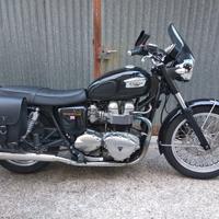 Triumph Bonneville 