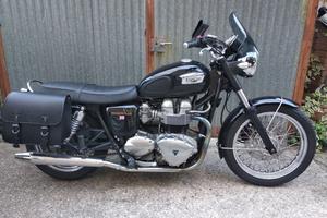 Triumph Bonneville 
