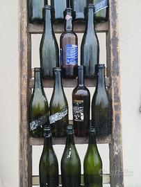 Scala portabottiglie in legno