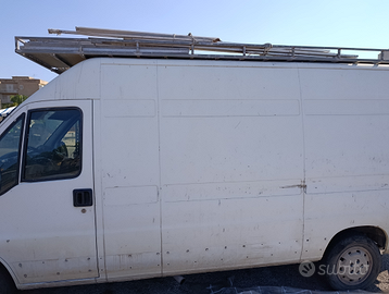 Furgone solo per pezzi di ricambio