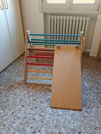 Triangolo di pikler con rampa