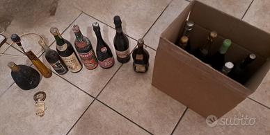 Vecchie bottiglie di vino