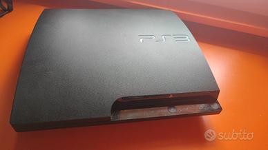 PlayStation 3 Nera + 11 Giochi. Senza Controller