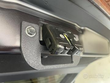Toyota Aygo X maniglia chiusura baule