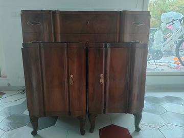 como' con specchio e comodini