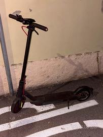 monopattino elettrico  xiaomi 
