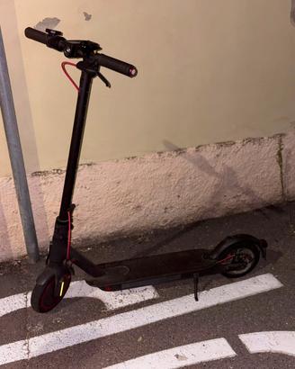 monopattino elettrico  xiaomi 