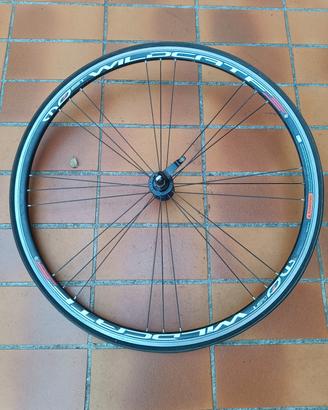 Ruota anteriore da 28" per bici da corsa