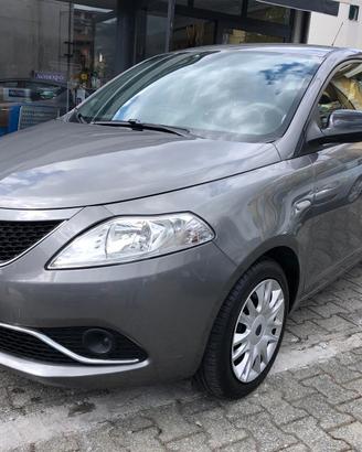 Lancia Ypsilon 1.2 69 CV 5 porte PLATINUM UNICO PR