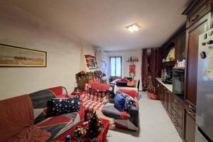 Appartamento di 160 m² con più di 5 locali a Dovad