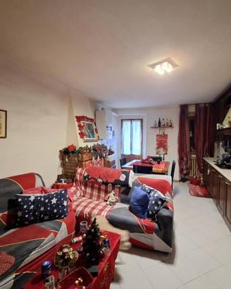 Appartamento di 160 m² con più di 5 locali a Dovad