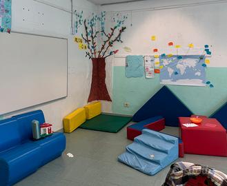 PER UNA SCUOLA Divanetti e materassi!