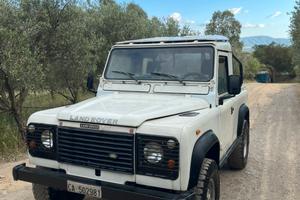 Land rover defender 90