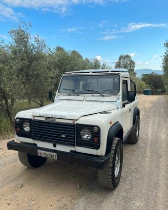 Land rover defender 90